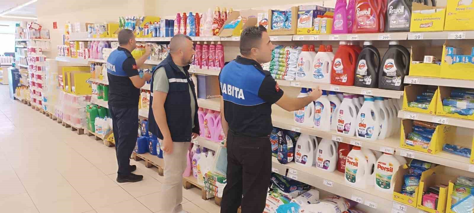 Dilovası’nda 120 iş yeri denetlendi: 3’ü mühürlendi, 450 ürün imha edildi