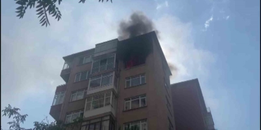 Kadıköy’de 11 katlı binada yangın paniği: Anne ve iki çocuğu dumandan etkilendi