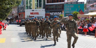 Burhaniye’de 30 ağustos coşkusu