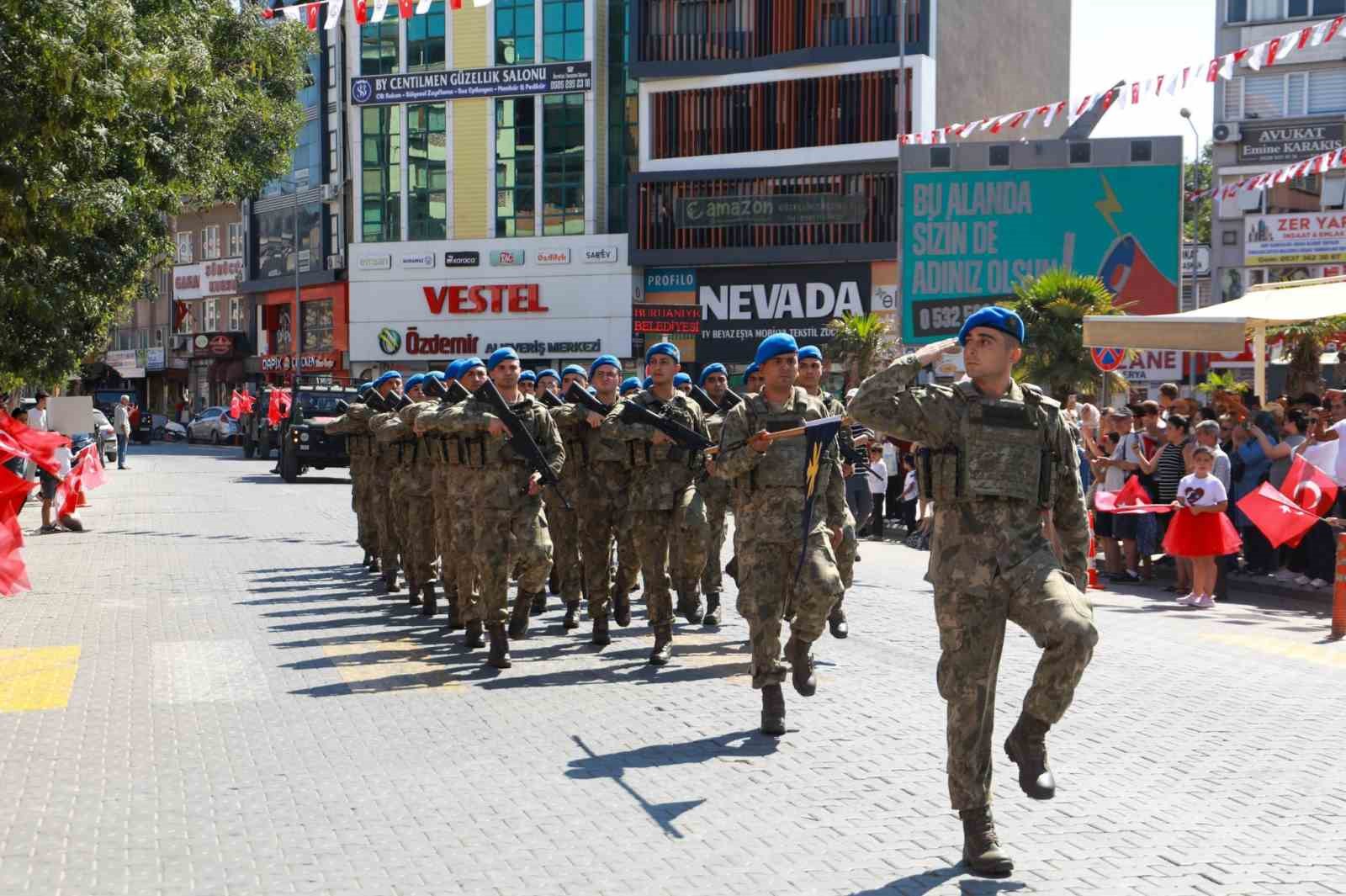 Burhaniye’de 30 ağustos coşkusu