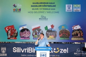 Uluslararası halk dansları gösterileri Silivri’de renkli görüntülere sahne oldu