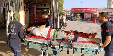 Mesai arkadaşını çekiçle darbetti