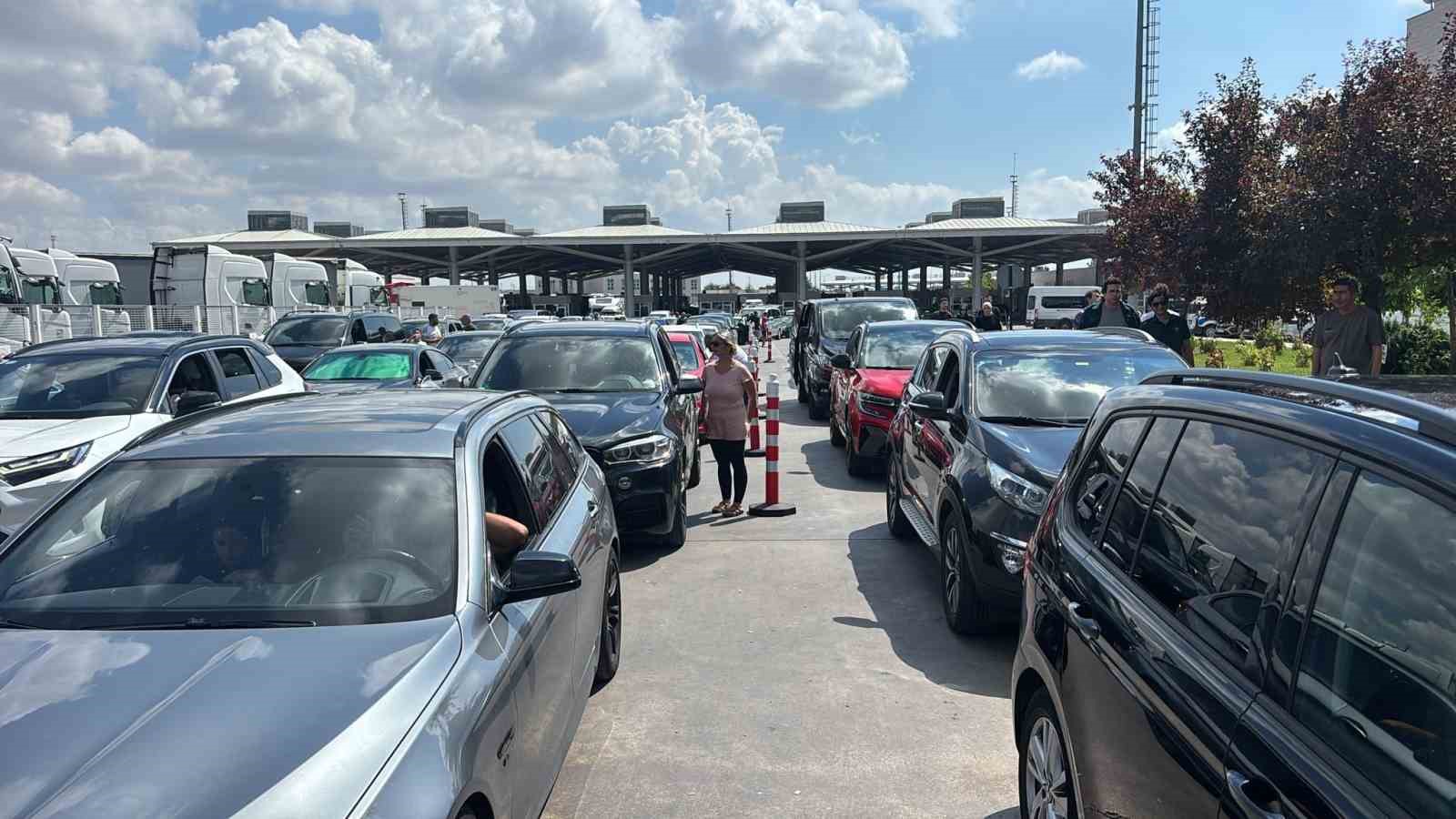 Gurbetçiler: "Gurbet kolay değil, herkes hesabını yapmalı"