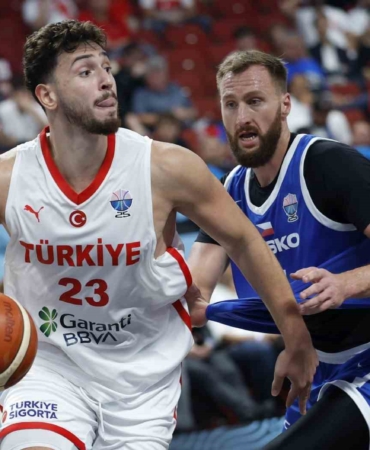 12 Dev Adam, Çekya’yı farklı mağlup etti