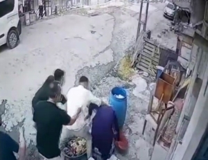 Başakşehir’de "mavi bidon" tartışması: 70 yaşındaki kadının camlarını kırıp darp ettiler