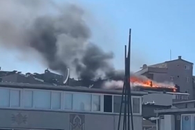 Esenler’de 5 katlı binada korkutan çatı yangını