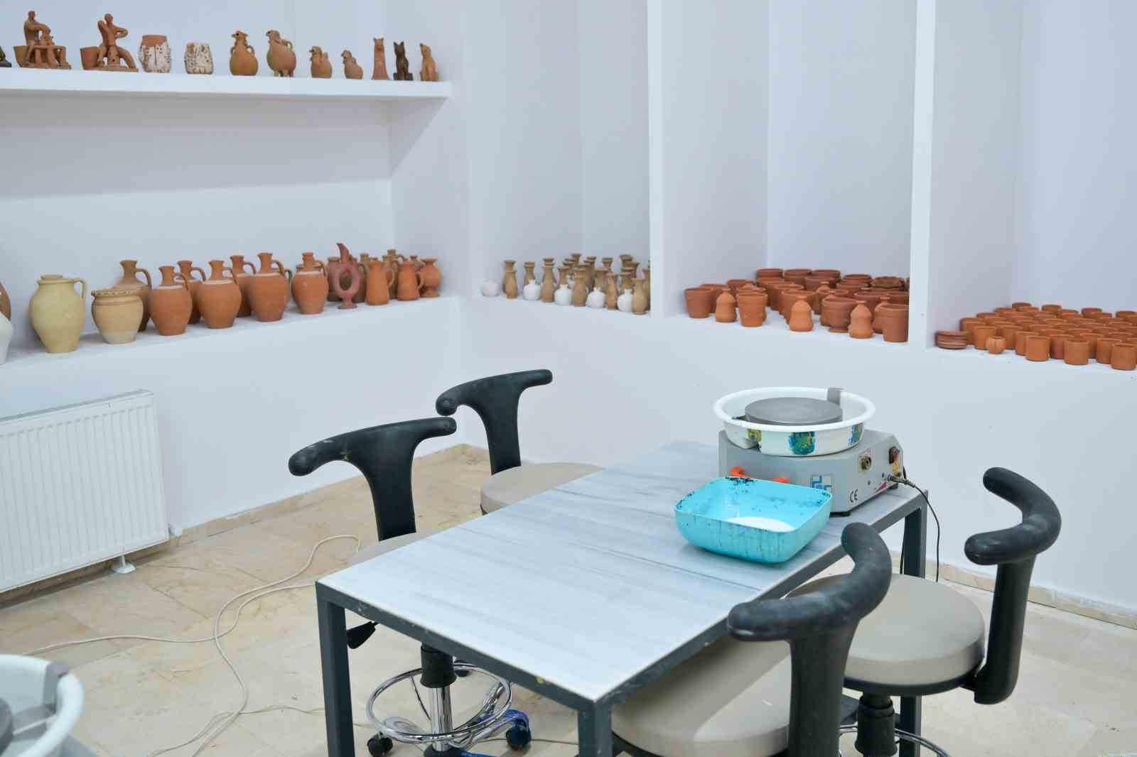 Esenyurt Belediyesi’nden kadınları sanatla güçlendirecek yeni bir merkez