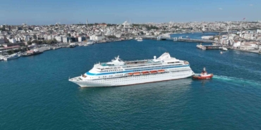 İstanbul’a Rusların dev yolcu gemisi geldi