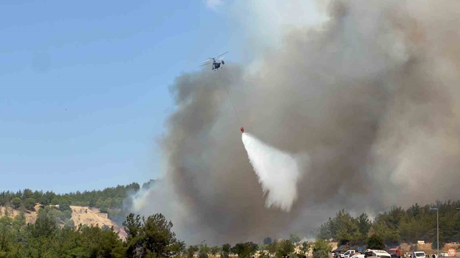 Çanakkale’de yangın sebebiyle boğaz trafiğe kapatıldı
