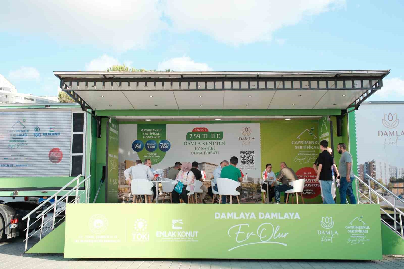 "Gayrimenkul Sertifikası Bilgilendirme Tır ve Çadırları" İstanbul meydanlarında