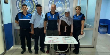 Oğlunun nikahına geldi içinde 1 çeyrek altın ve 38 bin lira olan çantası kaybetti