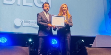 Turkcell Global Bilgi’ye Bilişim 500 araştırmasında, Türkiye merkezli üretici/çağrı merkezi kategorisinde birincilik ödülü