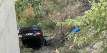 Çanakkale’de kontrolden çıkan otomobil viyadükten uçtu: 3 yaralı