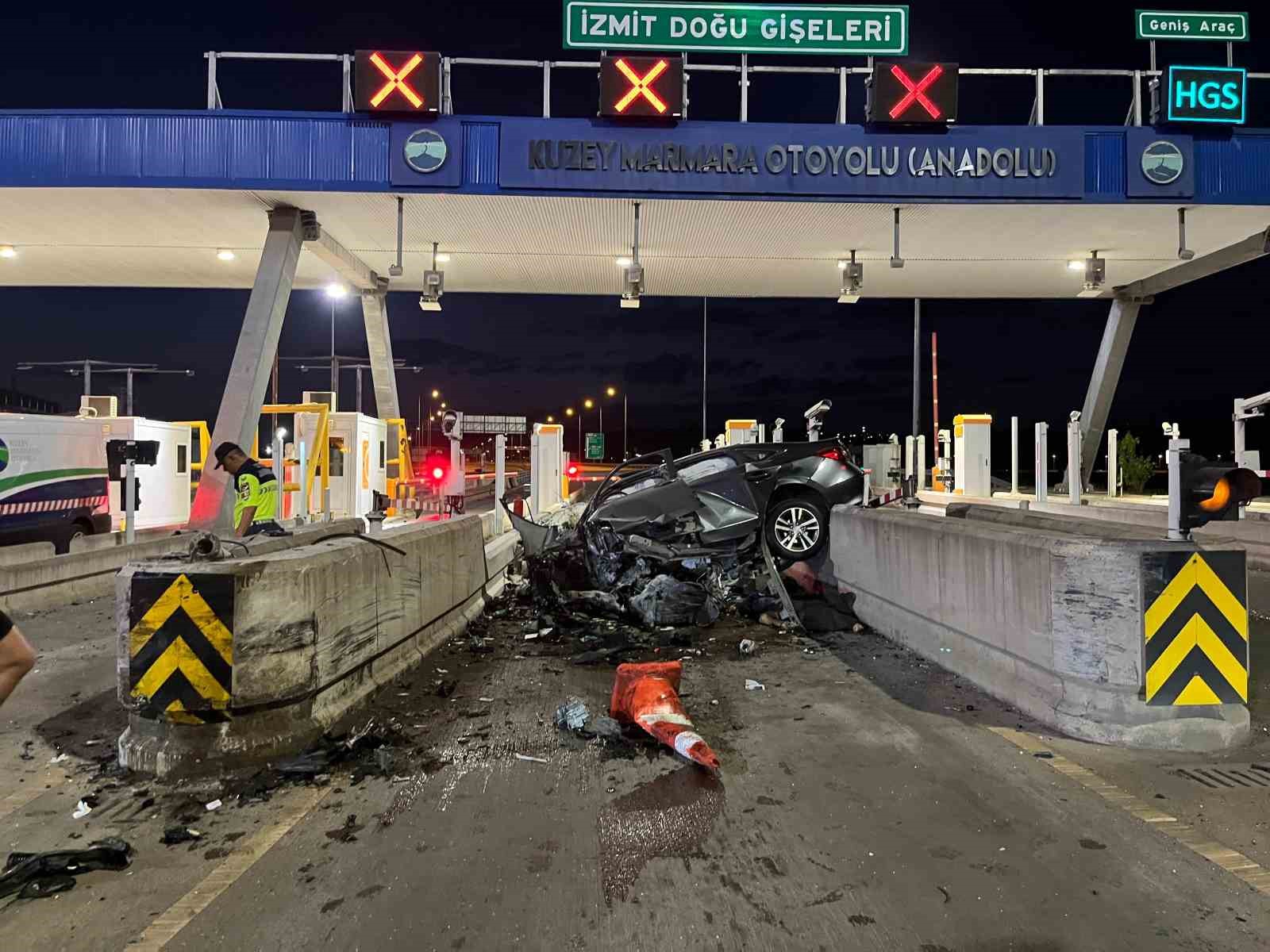 Kuzey Marmara Otoyolu’nda gişelerde feci kaza: Üst düzey yönetici hayatını kaybetti