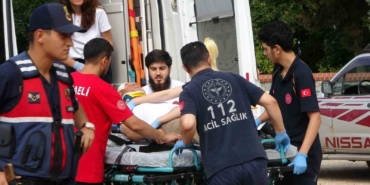 Kocaeli’de otomobiller çarpıştı: 2’si çocuk 8 yaralı