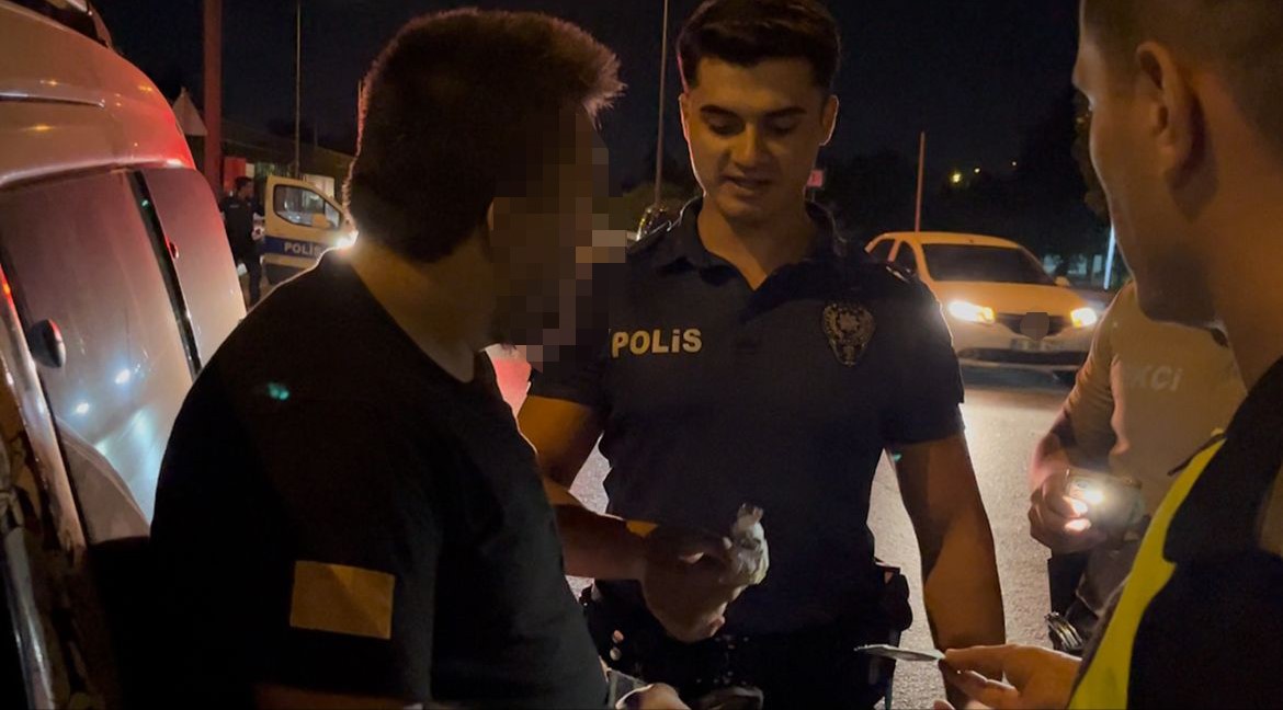 Şüpheliyi yakalayan polis: "Polis salaktı zaten bunu görmeyecekti"