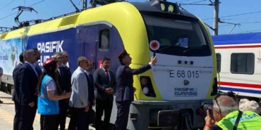 Çin-Türkiye demir yolu hattının ilk yük treni Avrupa’ya gitmek üzere Türkiye’ye ulaştı