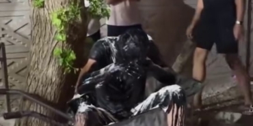 Gelenek değil, eziyet: Damadın üstüne motor yağı döktüler