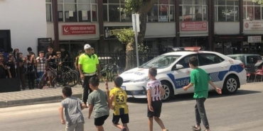 Kuran kursu öğrencilerine trafik eğitimi