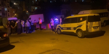 Pendik’te alacak verecek kavgası: Tekme ve tokatlar havada uçuştu