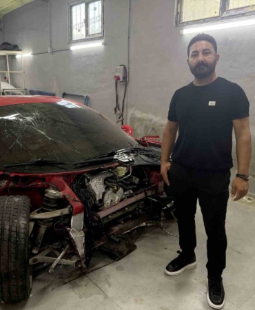 17 milyon liralık Ferrari kazasını yapan usta yaşananları anlattı