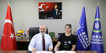 Bursa Büyükşehir Belediyespor Kadın Hentbol Takımı’nda imzalar atıldı