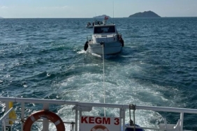 Boğaz’da tekne makine arızası nedeniyle sürüklendi, 2 kişi kurtarıldı