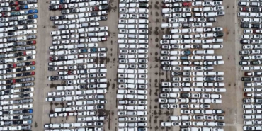 Haydarpaşa Limanı’nda binlerce ithal sıfır araç havadan görüntülendi