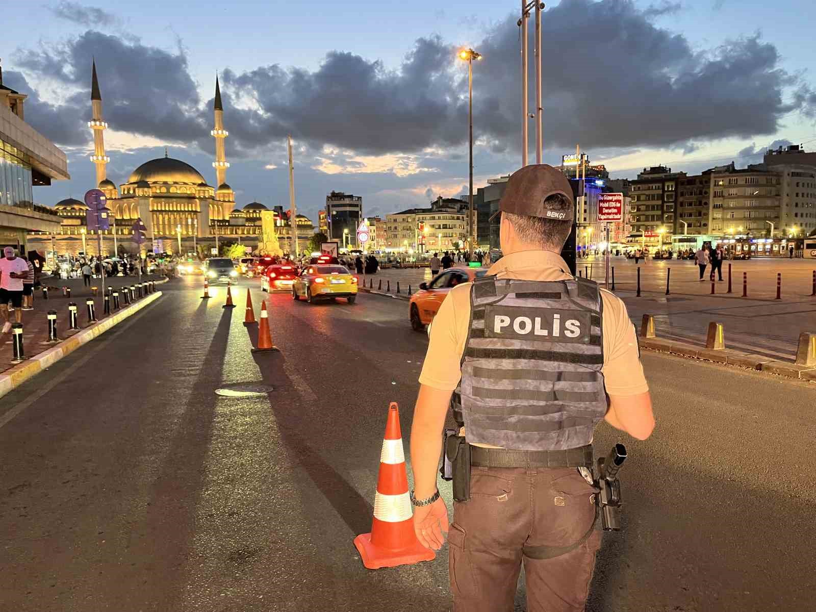 İstanbul genelinde helikopter destekli ’Huzur İstanbul’ uygulaması yapıldı