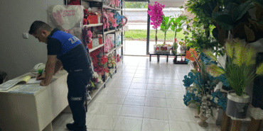 İnegöl’de zabıta çiçekçileri mercek altına aldı