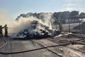 Saman yüklü kamyonet alev topuna döndü