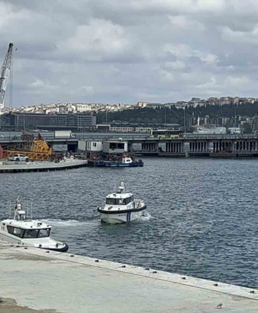 Haliç Metro Köprüsünden denize atlayan adamın cansız bedeni çıkarıldı