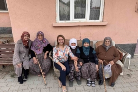 Başkan Tekin’den kadınlara çat kapı ziyaret