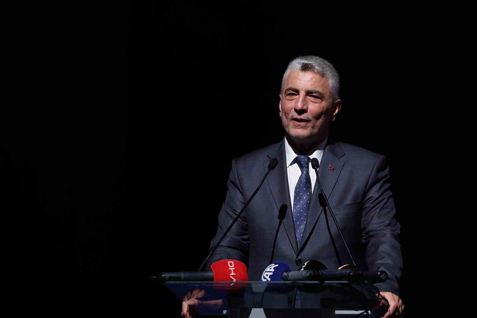 Ticaret Bakanı Bolat: "Yıl sonunda ihracatta 390 milyar doları aşacağız"