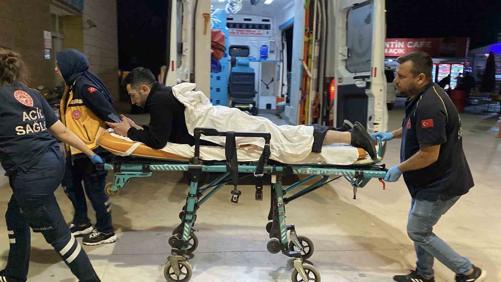 Bursa’da kavgayı ayırmaya çalışan güvenlik görevlisi yaralandı