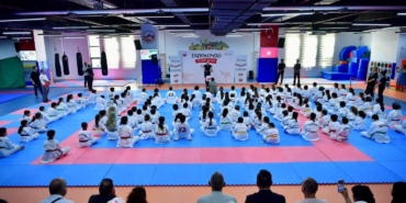 Fatih’te taekwondo gösterisi: 150 lisanslı sporcu yeteneklerini sergiledi