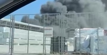 Geri dönüşüm fabrikasında korkutan yangın