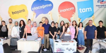 Sultangazi Belediyesi Eğitime Destek Akademisi’nde eğitim gören 696 öğrenci üniversiteli oldu