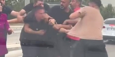 Bursa’da yol verme kavgası kamerada: Vatandaşlar zor ayırdı