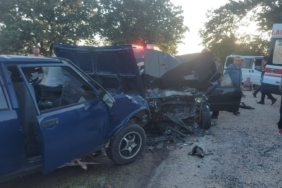 Kafa kafaya çarpıştılar: 1 ölü, 3 ağır yaralı