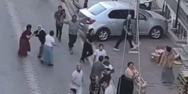 Ev sahibi kiracı tartışmasında ortalık karıştı; o anlar kamerada