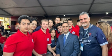 Sanayi ve Teknoloji Bakanı Kacır, TEKNOFEST’te Cağaloğlu Anadolu Lisesi’nin İnsansız Su Altı Takımını ziyaret etti