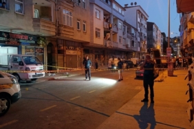 Pusu kurup alışverişten dönen adamı başından vurarak öldürdü, 1 çocuk yaralandı