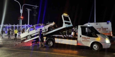 Duble yolda iki otomobil çarpıştı: 1’i ağır, 3 yaralı