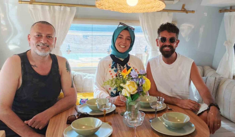 İki ünlü ismin karavan rekabeti