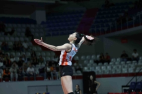 Milli smaçör Yaprak Erkek, 3 yıl daha Eczacıbaşı’nda