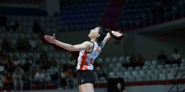 Milli smaçör Yaprak Erkek, 3 yıl daha Eczacıbaşı’nda