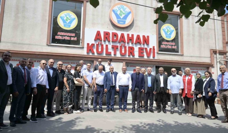 Esenyurt Belediye Başkan Vekili Aksoy, kahvaltı programında hizmetleri anlattı