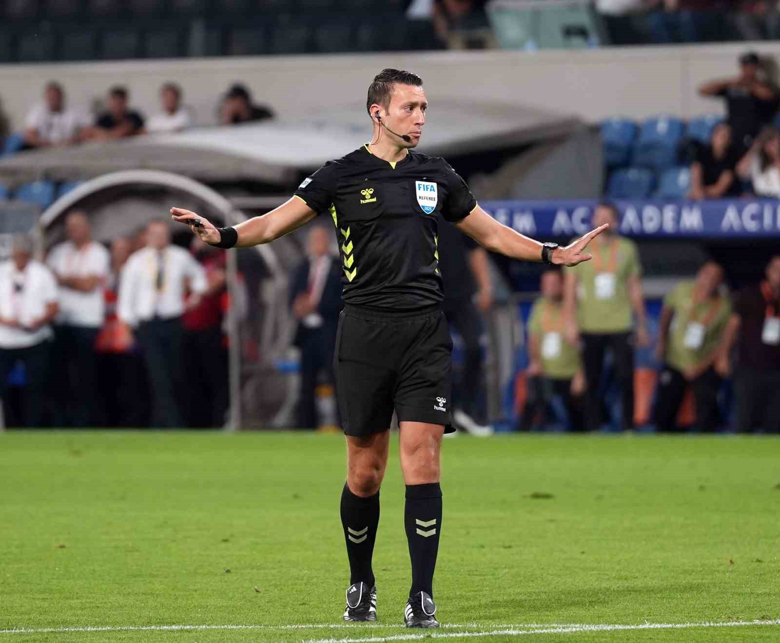 Trendyol Süper Lig: Başakşehir: 0 - Eyüpspor: 0 (İlk yarı)