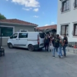 Bağcılar’da iş yerine silahla ateş açan şüpheliler yakalandı